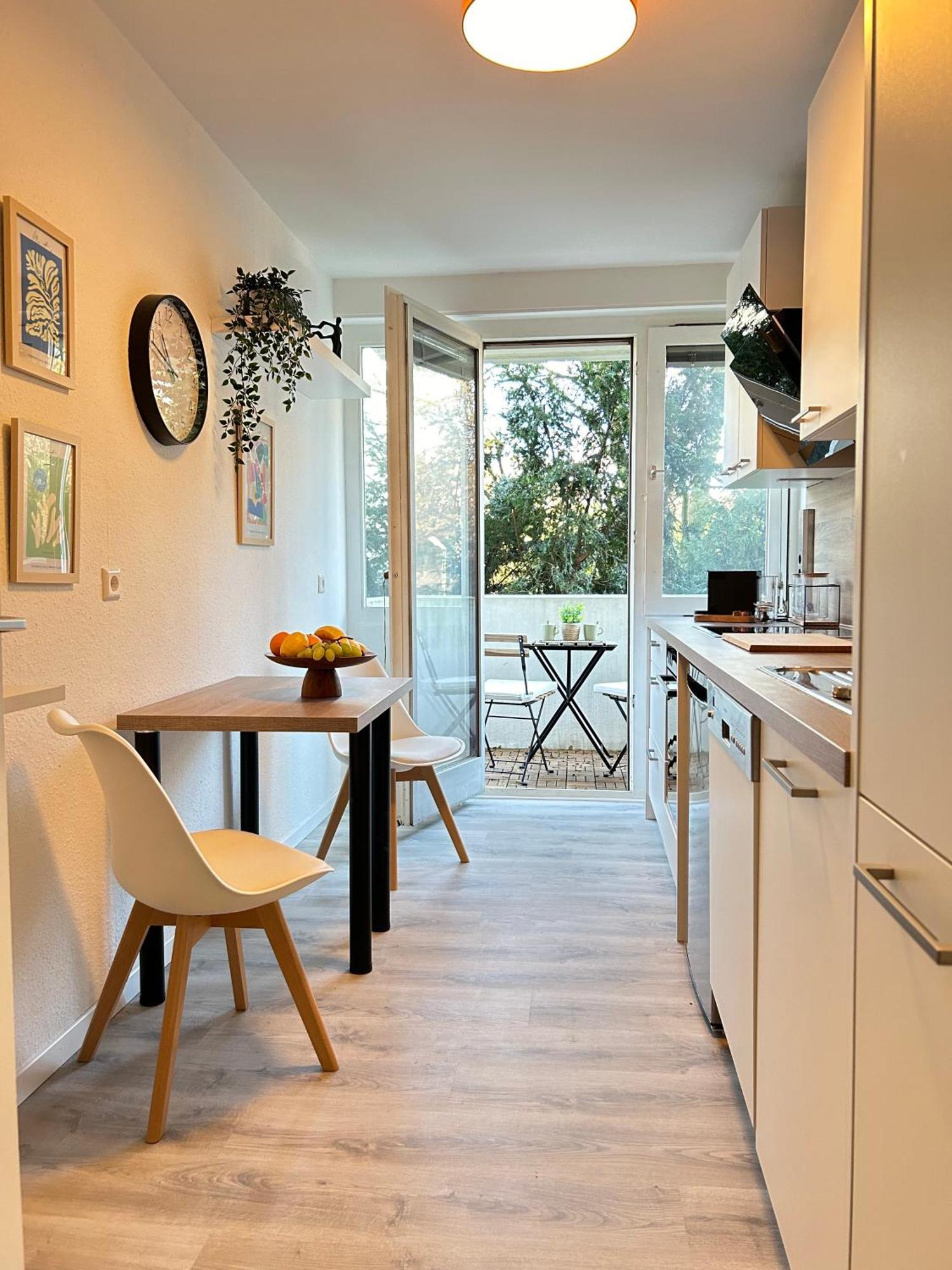Modernes Designer-Apartment Fuer 7 Gaeste - 80Qm In Zentraler Lage, Self-Check-In Karlsruhe Exterior foto